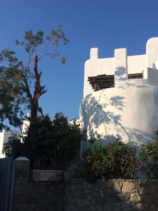 Cozy Cycladic , Close To