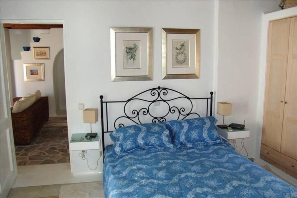 Cozy Cycladic , Close To