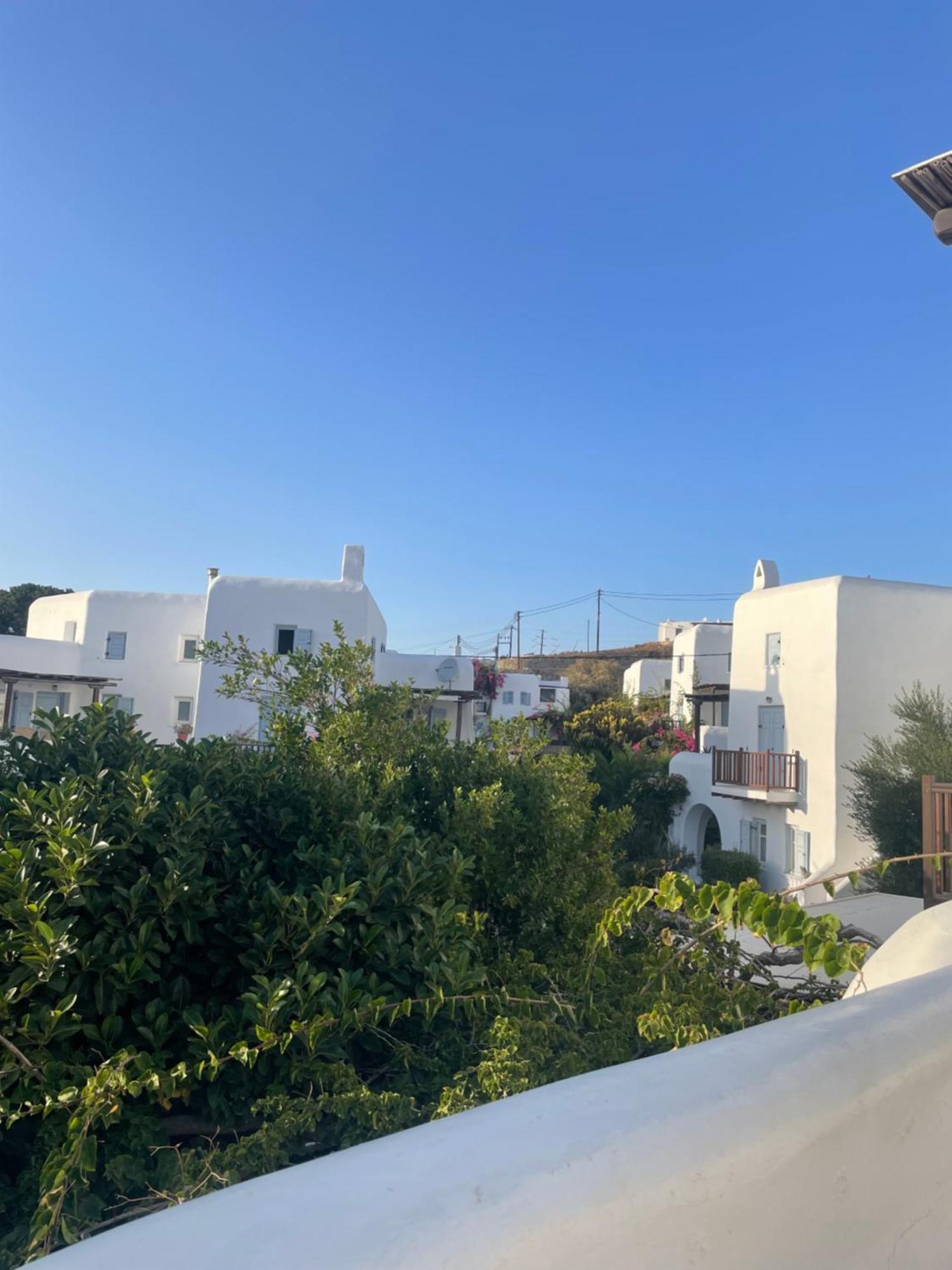 Cozy Cycladic , Close To *
