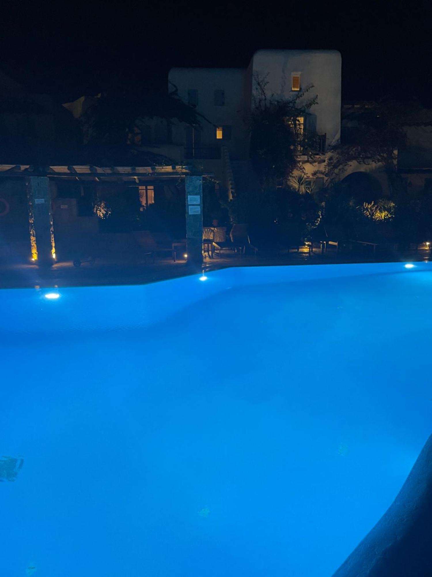 Cozy Cycladic , Close To